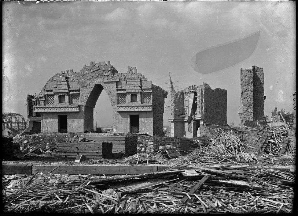 Cast_of_Mayan_ruins,_World's_Columbian_Exposition_exhibit.jpg