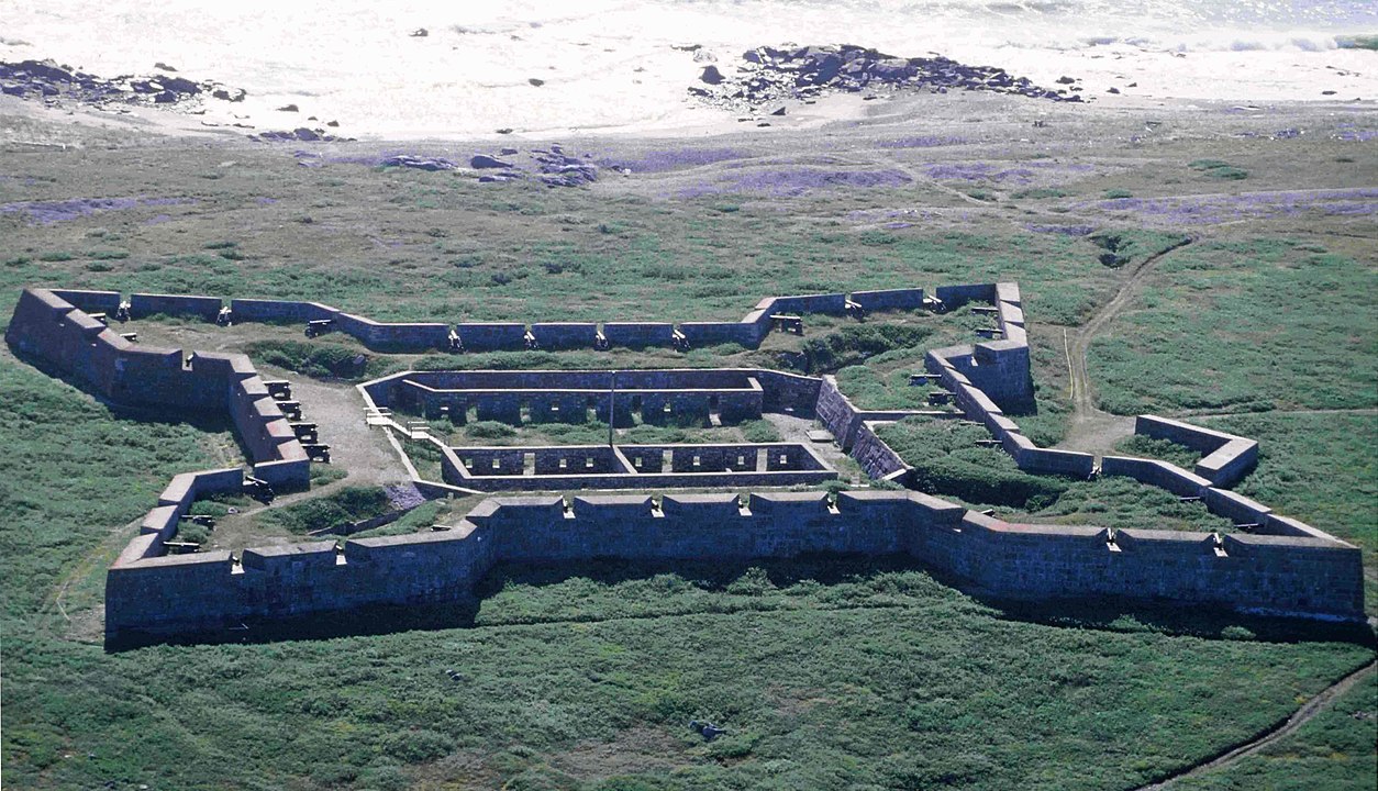 Churchill_Fort_Prince_of_Wales_1996-08-12.jpg