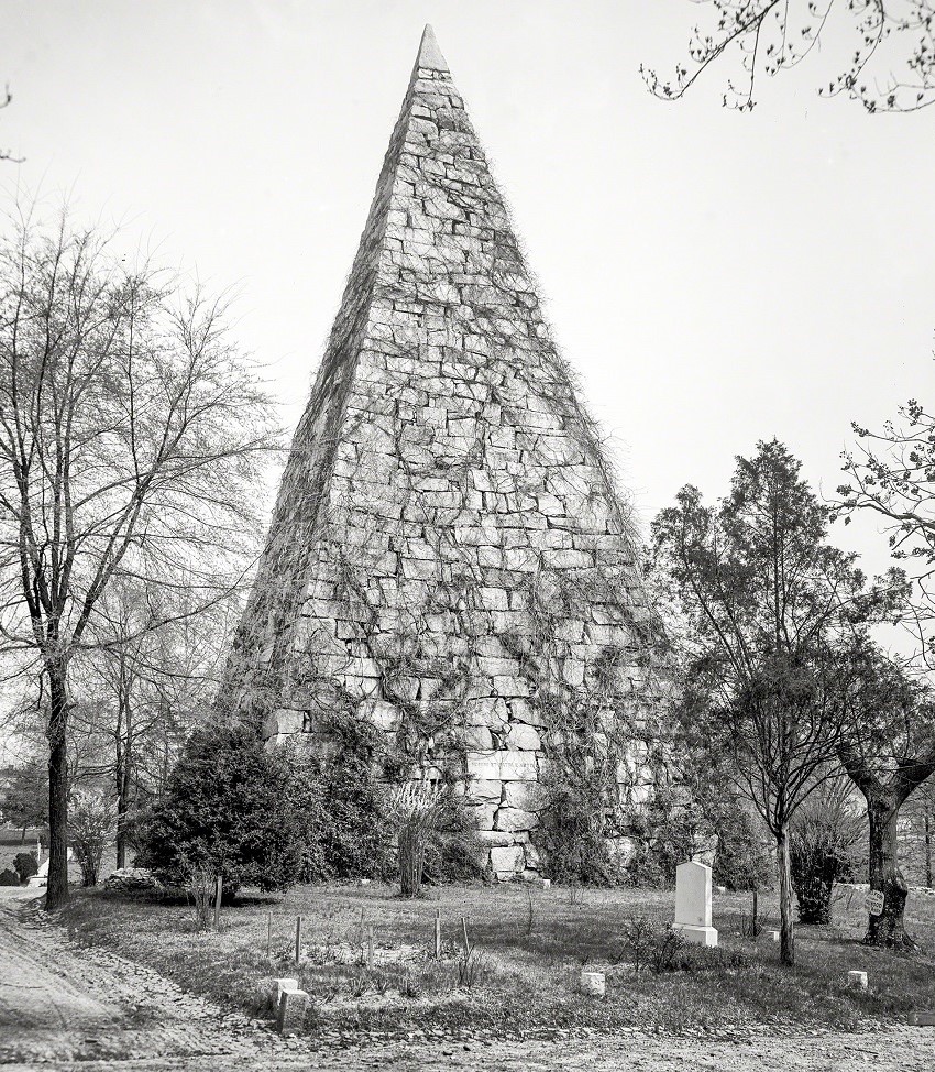 Monument to Confederate dead, Richmond_VA.jpg