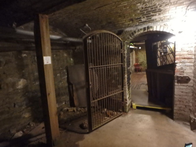 seattle_underground_11.jpg