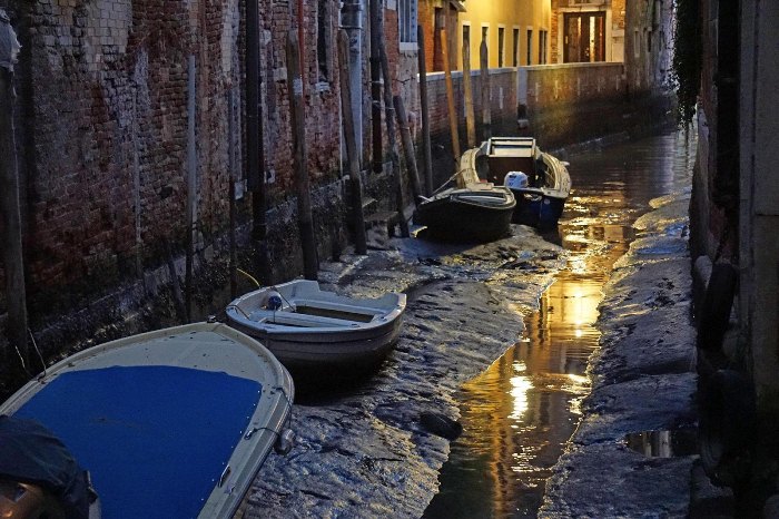 venice_with_no-Water_6.jpg