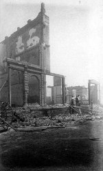 Ruins of Yesler-Leary Building, aftermath of the Seattle Fire of June 6, 1889.jpg