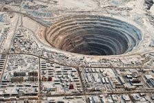 8_Mirny_Diamond_Mine_Russia.jpg