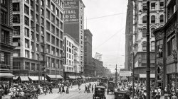 Chicago circa 1910. State Street north from Madison.